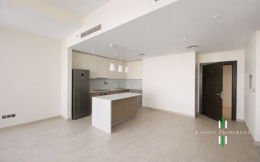 MODERN LARGE LIVING AREA | FULLY EQUIPPED KITCHEN