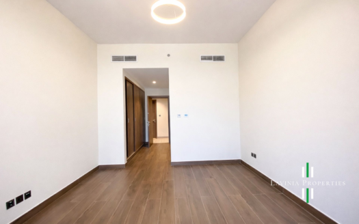 MODERN LARGE LIVING AREA | FULLY EQUIPPED KITCHEN