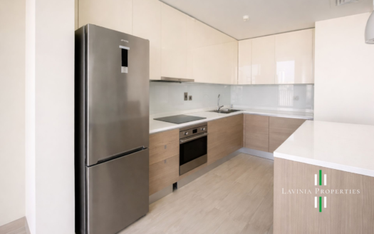 MODERN LARGE LIVING AREA | FULLY EQUIPPED KITCHEN