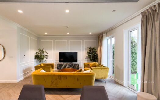 CLOSE TO PARK | SPACIOUS 4 BEDROOM VILLA | VACANT