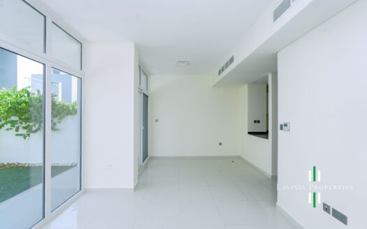 MIDDLE UNIT | READY TO MOVE | SPACIOUS BACKYARD