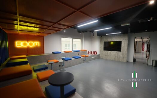 FULLY SERVICE FULL FLOOR WORKSPACE FOR LARGE TEAM