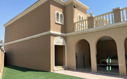 CORNER VILLA | 2 PARKINGS | PRIVATE GARDEN