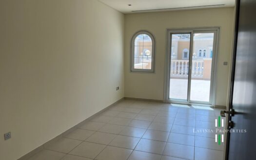 CORNER VILLA | 2 PARKINGS | PRIVATE GARDEN