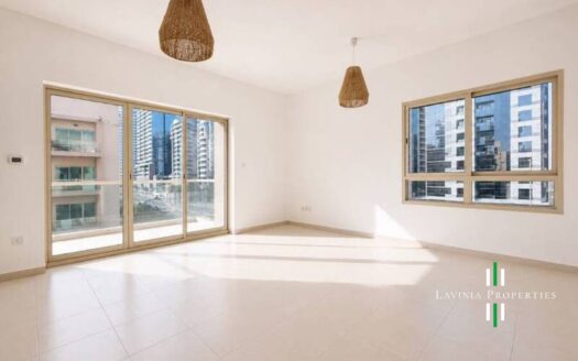 OPEN-PLAN LIVING | SPACIOUS | WELL-MAINTAINED