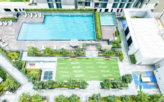 VACANT 1BHK+LAUNDRY ROOM WITH SKYLINE VIEWS