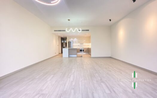 HUGE LIVING AREA | SMEG APPLIANCES | VACANT