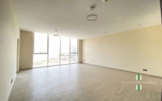 HUGE LIVING AREA |SMEG APPLIANCES |MULTIPLE SCHOOL