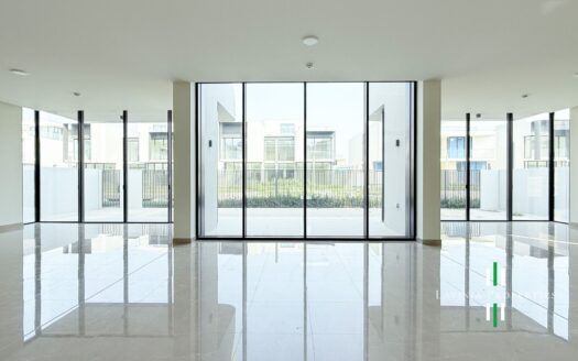 ADDRESS BRANDED | EASY ACCESS TO PARK | SINGLE ROW