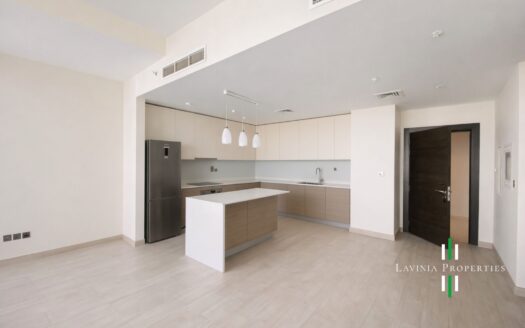 SPACIOUS LIVING AREA |NO CONSTRUCTION |VACANT OCT