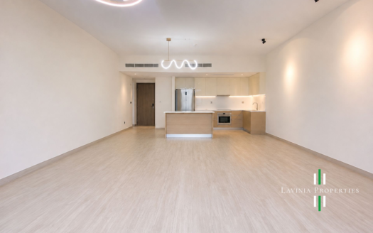 SPACIOUS LIVING AREA |NO CONSTRUCTION |VACANT OCT