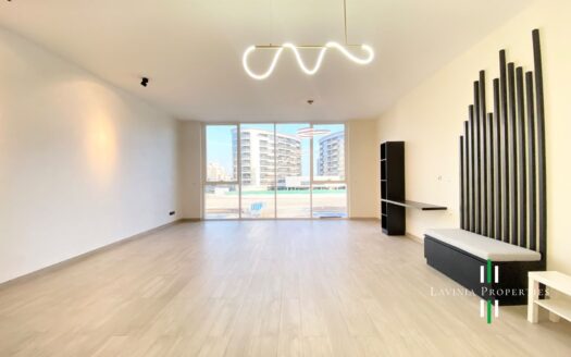 HUGE LIVING AREA | SMEG APPLIANCES | VACANT