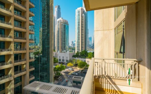 VACANT AND READY TO MOVE | POOL VIEW | SPACIOUS